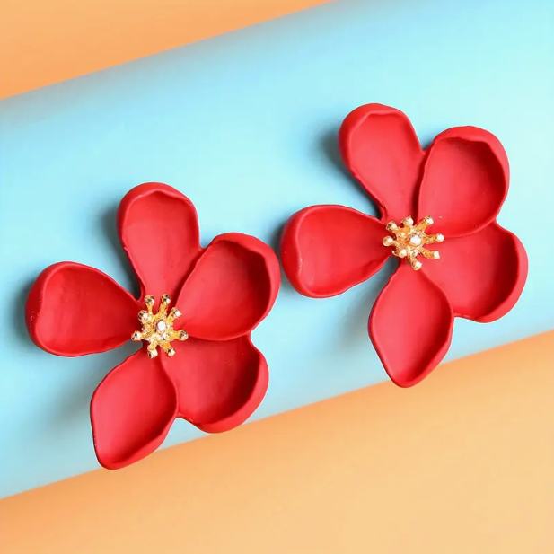 Goldener Blumen Ohrring im Vintage Design